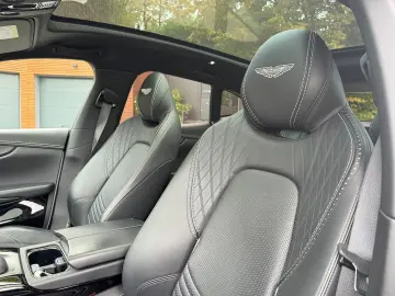 ASTON MARTIN DBX 550 Black Pack Panorama