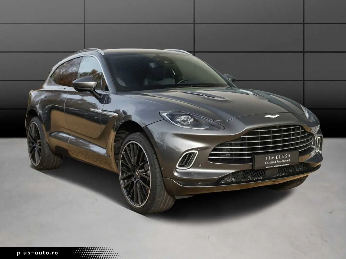 ASTON MARTIN DBX 550