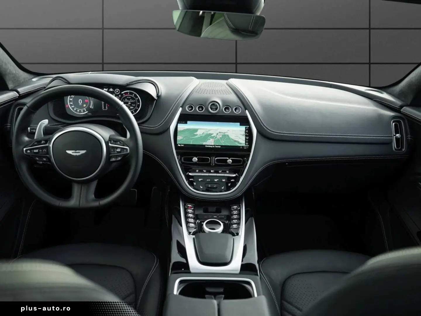 ASTON MARTIN DBX 550