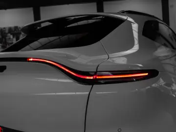 ASTON MARTIN DBX 4.0 V8 #Exclusive