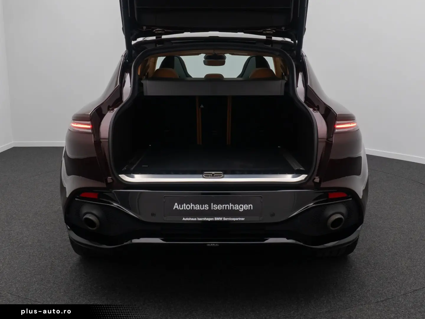 ASTON MARTIN DBX 4.0 V8 Individual Carbon Elegance