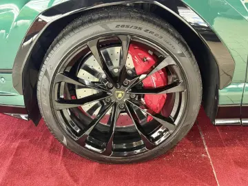 LAMBORGHINI Urus S PANO B&O KERAMIK 23Zoll