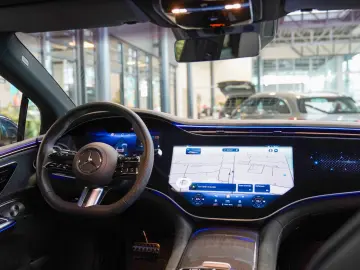 MERCEDES-BENZ EQE 350 4M AMG Line HYPERSCREEN Carbon Burm