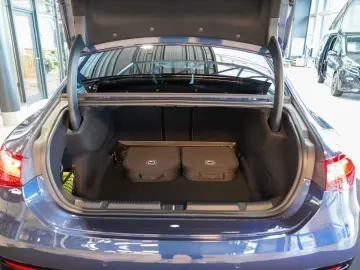 MERCEDES-BENZ EQE 350 4M AMG Line HYPERSCREEN Carbon Burm