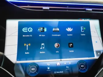 MERCEDES-BENZ EQE 350 4M AMG Line HYPERSCREEN Carbon Burm