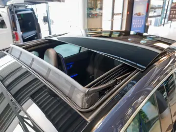 MERCEDES-BENZ EQE 350 4M AMG Line HYPERSCREEN Carbon Burm