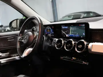 MERCEDES-BENZ GLB 200 d 4MATIC PROGRESSIVE-LINE SPORT WIDE