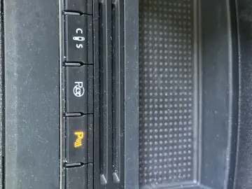 2011 VOLKSWAGEN TOURAN HIGHLINE 2.0 TDI DSG 7 LOCURI