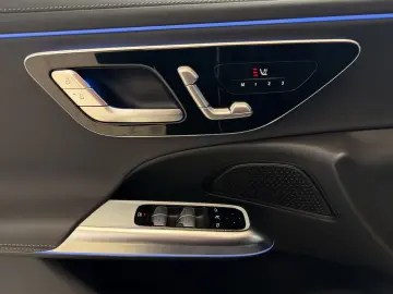 MERCEDES-BENZ E 300 T de 4M AMG Superscreen Pano AHK&hellip;