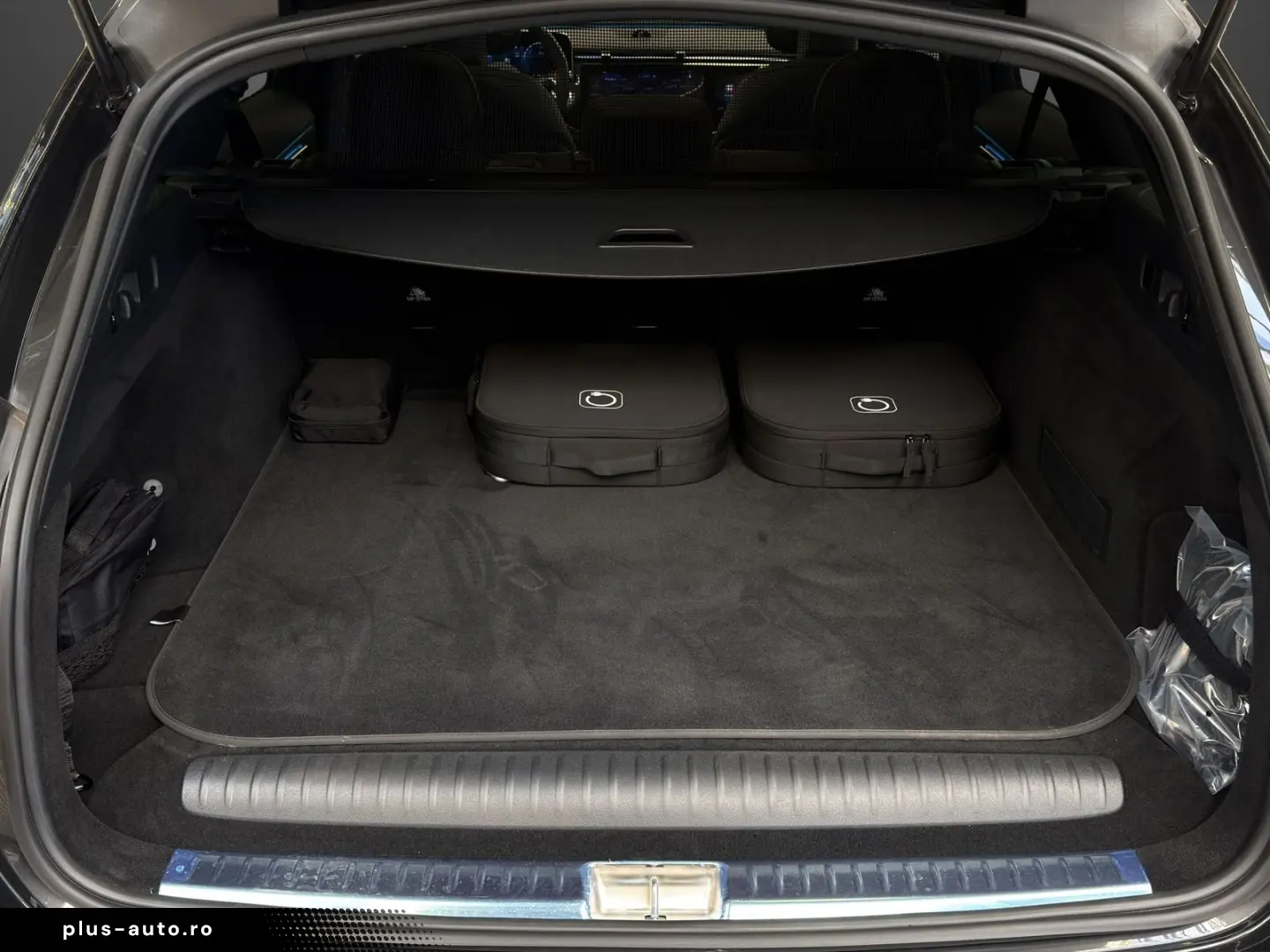 MERCEDES-BENZ E 300 T de 4M AMG Superscreen Pano AHK&hellip;