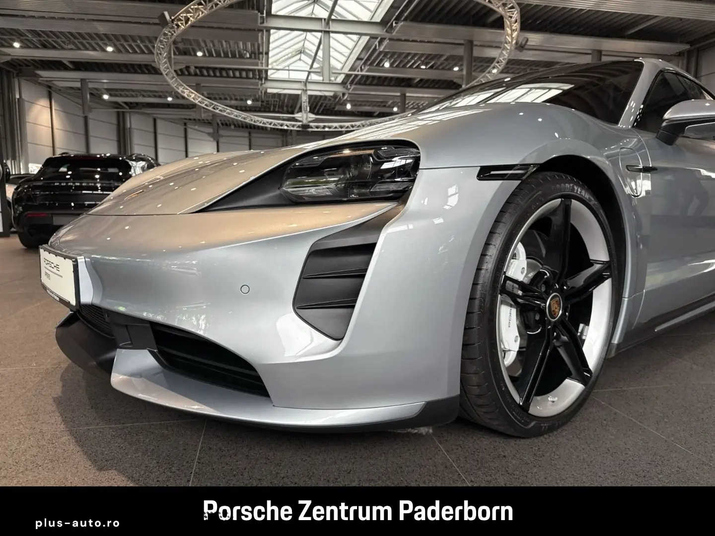 PORSCHE Taycan Turbo Leder-Brombeer InnoDrive Head-Up