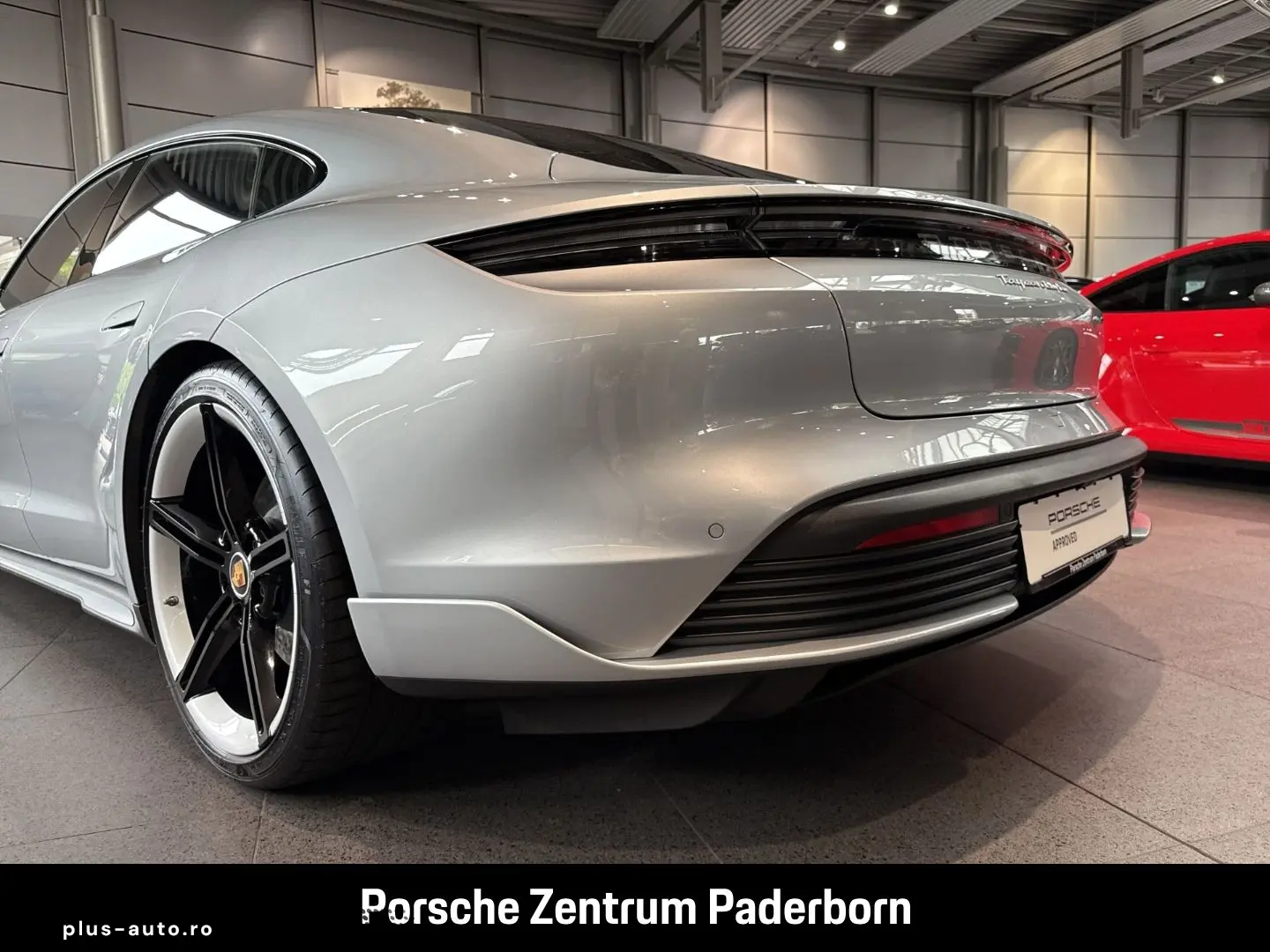 PORSCHE Taycan Turbo Leder-Brombeer InnoDrive Head-Up