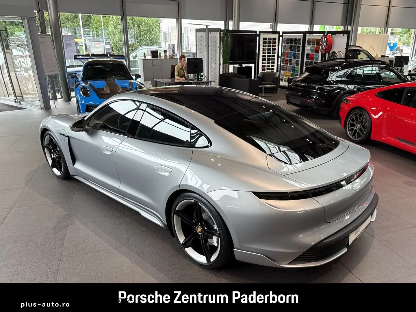 PORSCHE Taycan Turbo Leder-Brombeer InnoDrive Head-Up