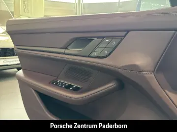 PORSCHE Taycan Turbo Leder-Brombeer InnoDrive Head-Up