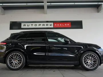PORSCHE Cayenne Platinum Edition Luft STHZ Pano ACC