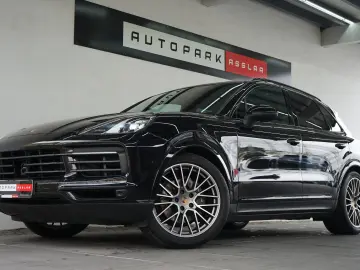 PORSCHE Cayenne Platinum Edition Luft STHZ Pano ACC