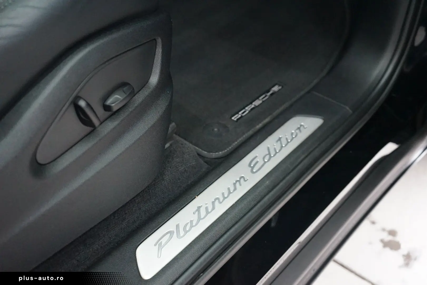 PORSCHE Cayenne Platinum Edition Luft STHZ Pano ACC