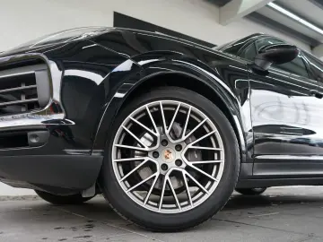 PORSCHE Cayenne Platinum Edition Luft STHZ Pano ACC