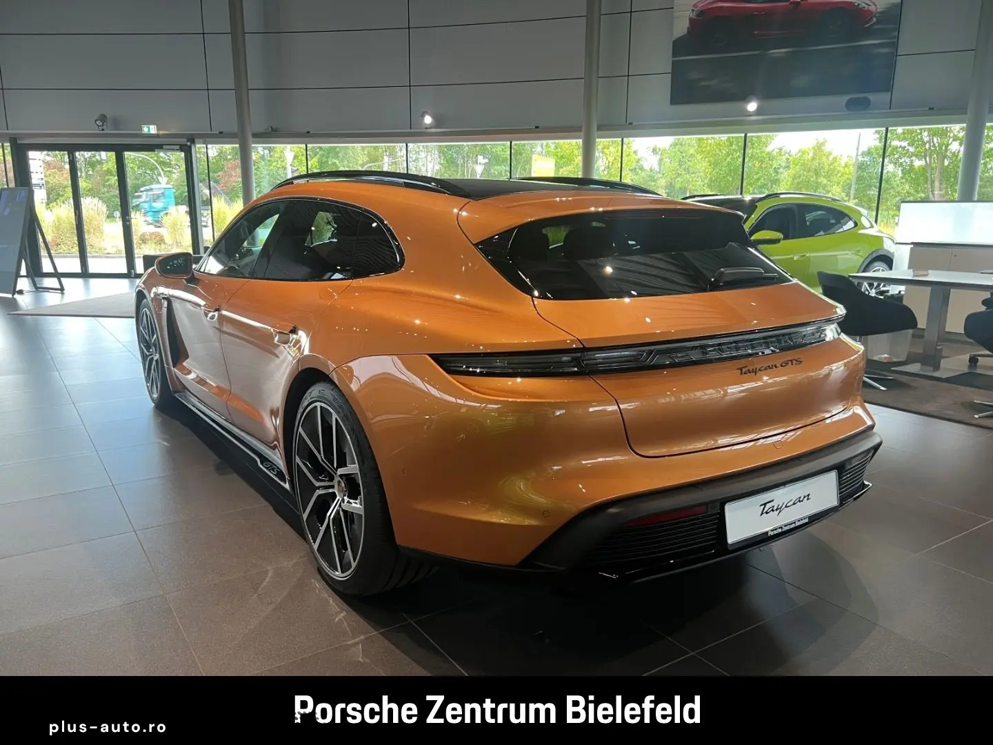 PORSCHE Taycan GTS Sport Turismo Head-Up