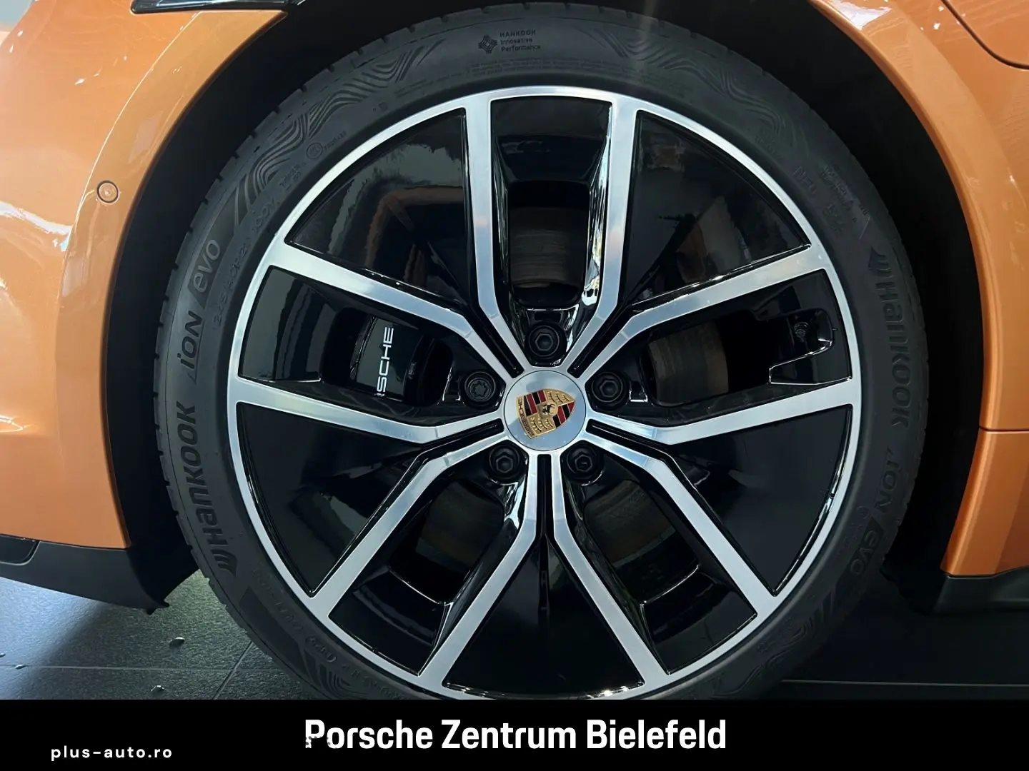 PORSCHE Taycan GTS Sport Turismo Head-Up