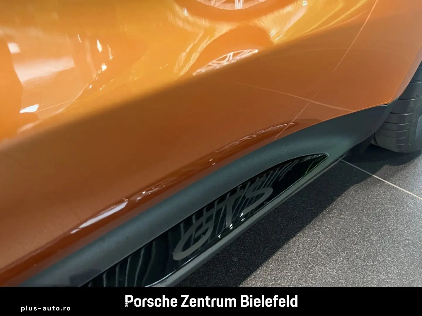 PORSCHE Taycan GTS Sport Turismo Head-Up