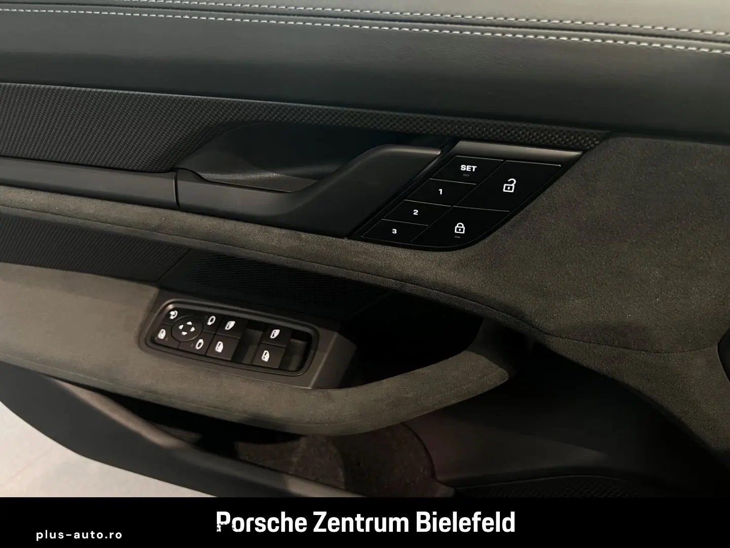 PORSCHE Taycan GTS Sport Turismo Head-Up