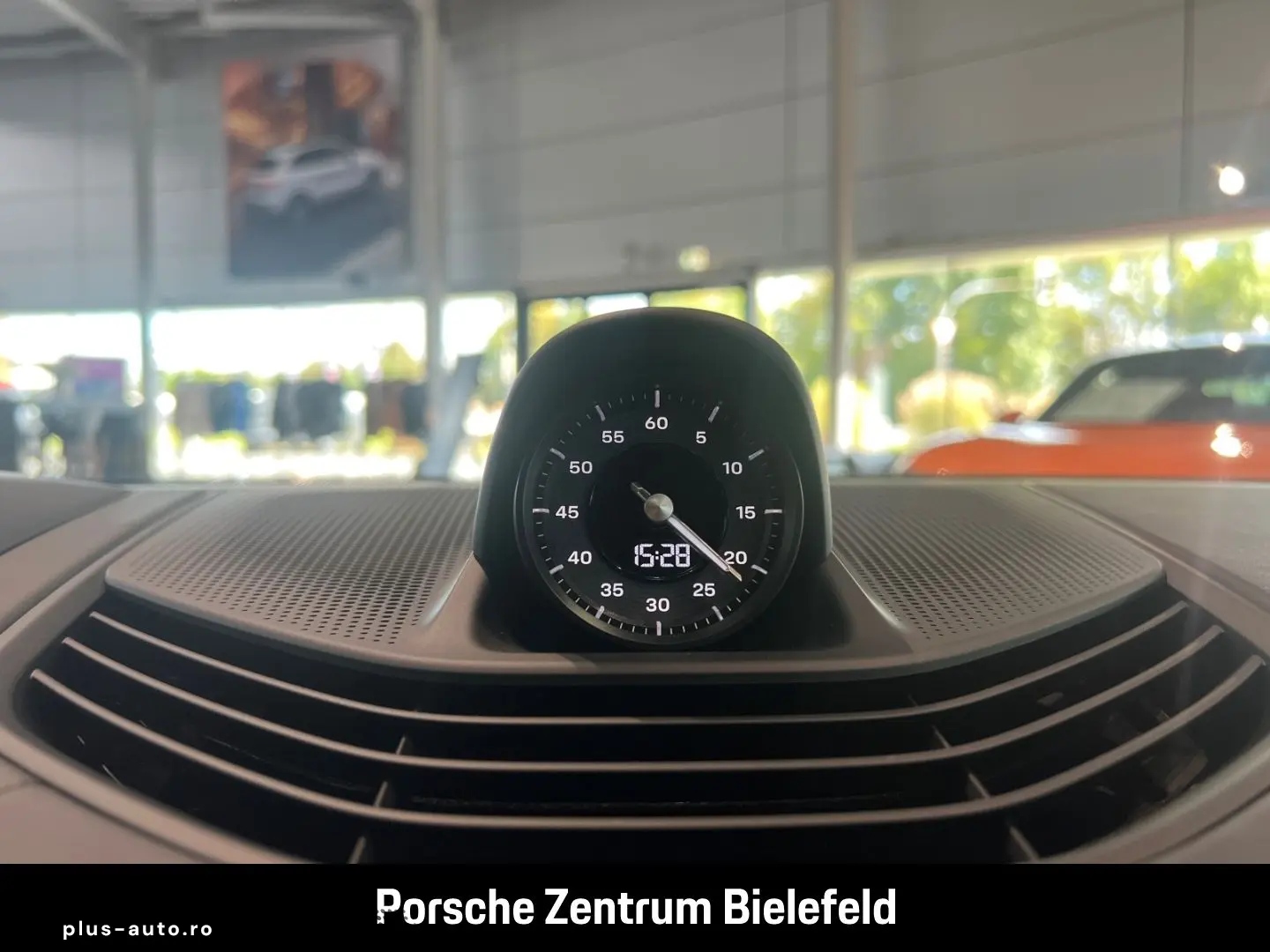 PORSCHE Taycan GTS Sport Turismo Head-Up