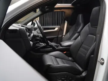 PORSCHE Cayenne E-Hybrid SportDesign Sitzbel. Pano SoftC
