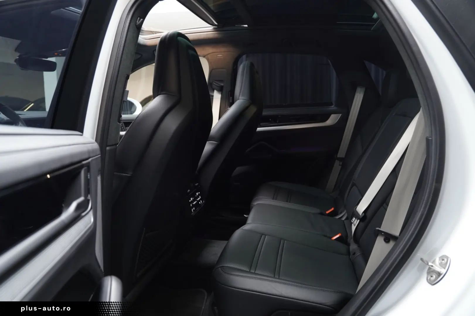 PORSCHE Cayenne E-Hybrid SportDesign Sitzbel. Pano SoftC