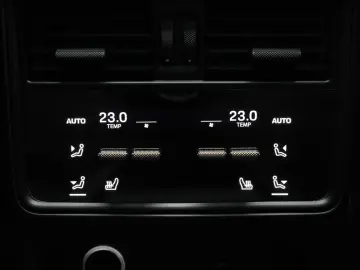 PORSCHE Cayenne E-Hybrid SportDesign Sitzbel. Pano SoftC