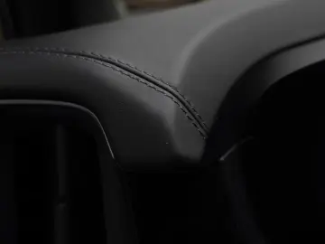 PORSCHE Cayenne E-Hybrid SportDesign Sitzbel. Pano SoftC