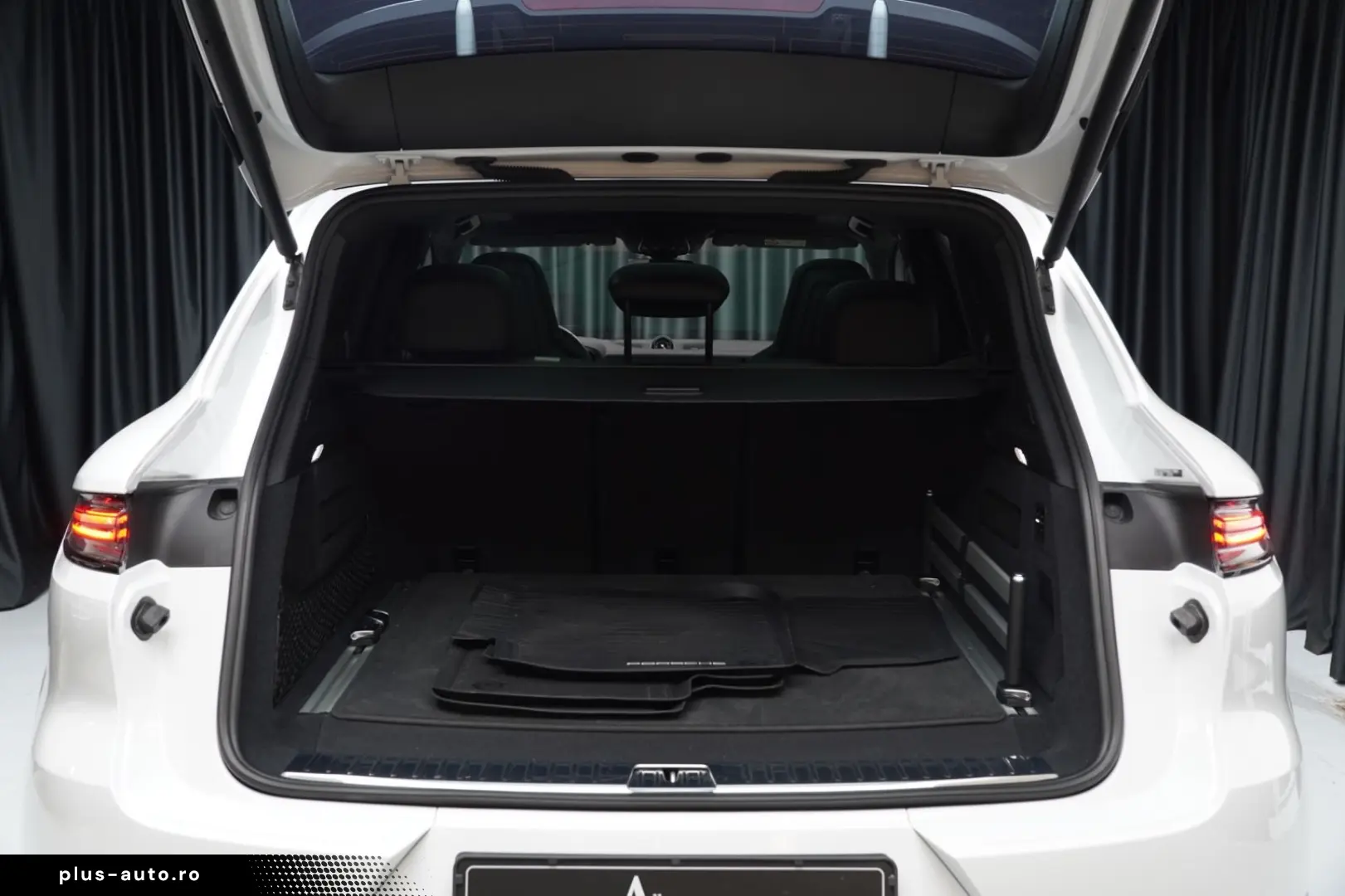 PORSCHE Cayenne E-Hybrid SportDesign Sitzbel. Pano SoftC