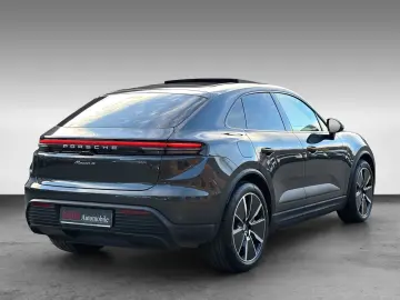 PORSCHE Macan 4 Chrono Pano Sportsitz