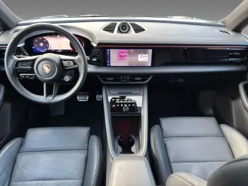PORSCHE Macan 4 Chrono Pano Sportsitz