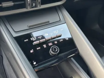 PORSCHE Macan 4 Bose Pano Volleder