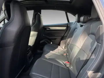 PORSCHE Macan 4 Bose Pano Volleder