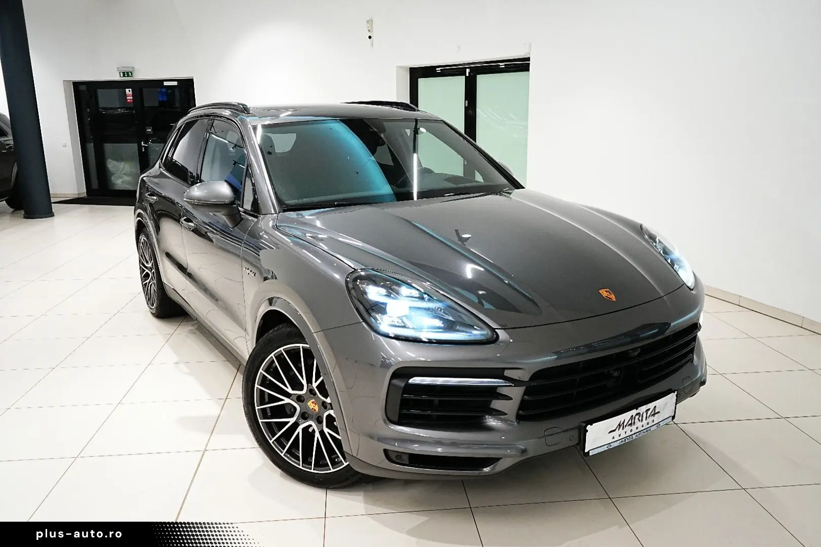 PORSCHE Cayenne E-Hybrid HUD SOFT LUFT MEMORY PANO BOSE