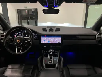 PORSCHE Cayenne E-Hybrid HUD SOFT LUFT MEMORY PANO BOSE
