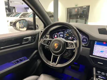 PORSCHE Cayenne E-Hybrid HUD SOFT LUFT MEMORY PANO BOSE