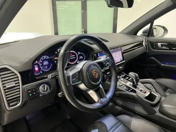 PORSCHE Cayenne E-Hybrid HUD SOFT LUFT MEMORY PANO BOSE