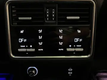 PORSCHE Cayenne E-Hybrid HUD SOFT LUFT MEMORY PANO BOSE
