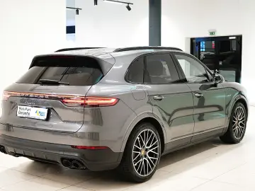 PORSCHE Cayenne E-Hybrid HUD SOFT LUFT MEMORY PANO BOSE