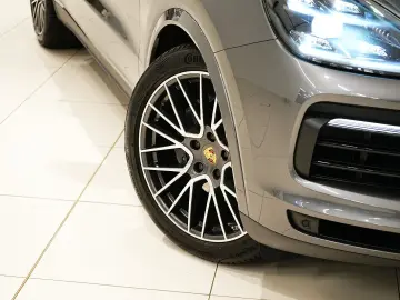 PORSCHE Cayenne E-Hybrid HUD SOFT LUFT MEMORY PANO BOSE