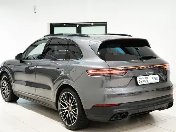 PORSCHE Cayenne E-Hybrid HUD SOFT LUFT MEMORY PANO BOSE