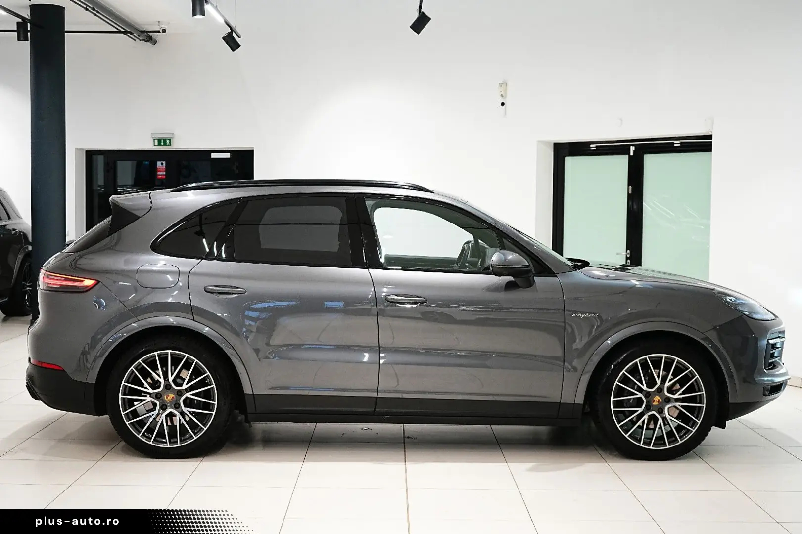 PORSCHE Cayenne E-Hybrid HUD SOFT LUFT MEMORY PANO BOSE