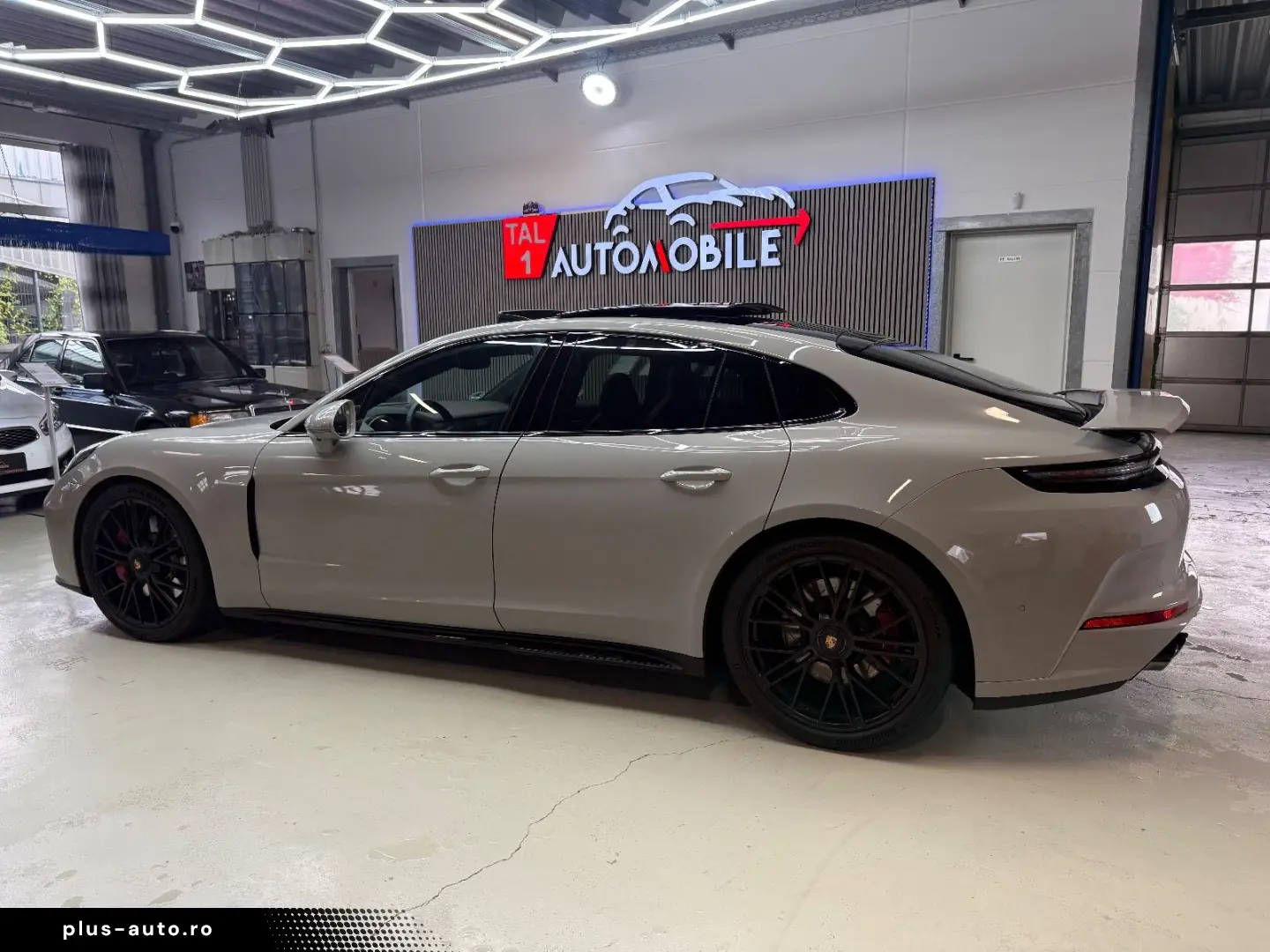 PORSCHE Panamera GTS Lift PPF SportAGA Design