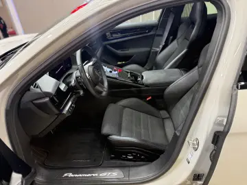 PORSCHE Panamera GTS Lift PPF SportAGA Design