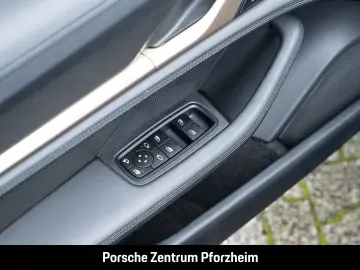PORSCHE Taycan Turbo Cross Turismo HA-Lenkung InnoDrive