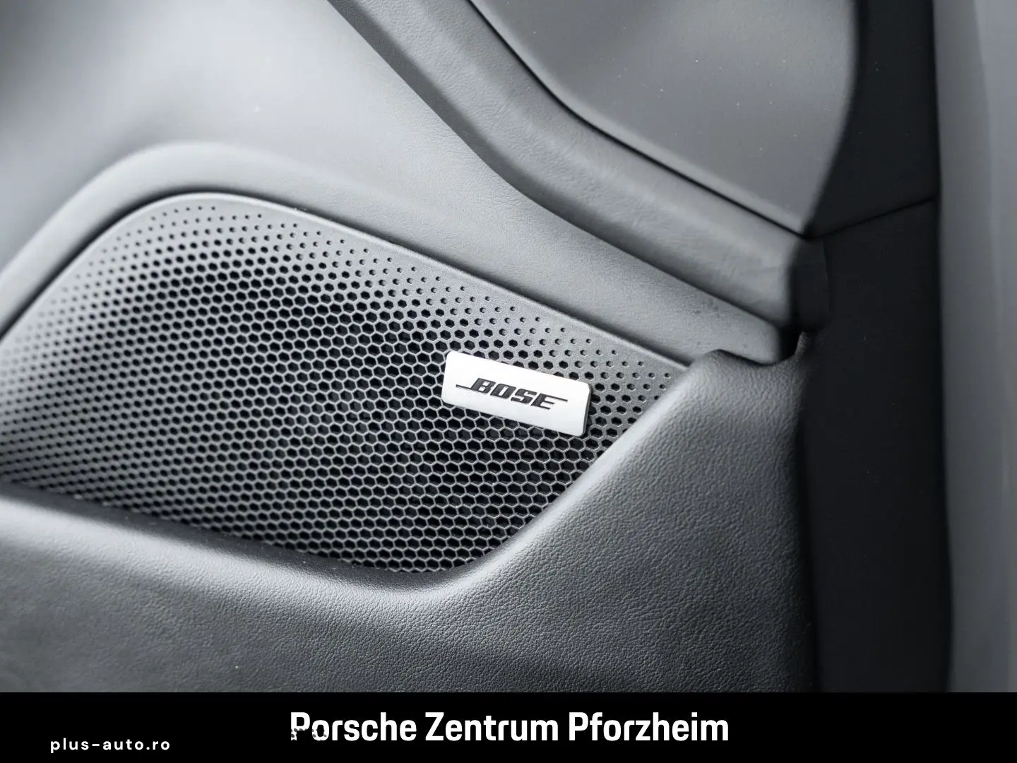 PORSCHE Taycan Turbo Cross Turismo HA-Lenkung InnoDrive