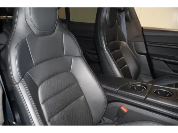 PORSCHE Taycan Cross Turismo 4S Bose Head-up Kamera